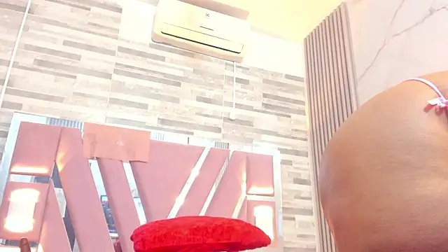 Snapshot of ebony_priincess chatting on November 19, 2025, 1:49 am ebony priincess online show from November 19, 2025, 1:49 am