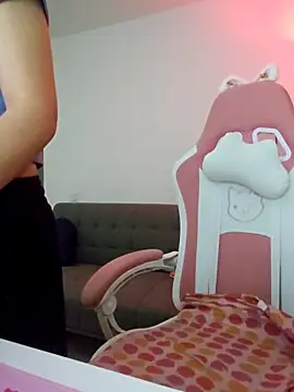 azumiichan online show from April 10, 2026, 12:06 am