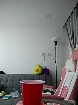 azumiichan online show from December 18, 2025, 2:49 am