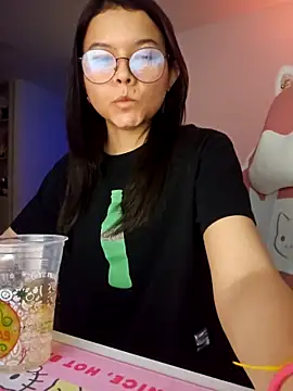 Snapshot of azumiichan chatting on November 26, 2025, 12:10 am azumiichan online show from November 26, 2025, 12:10 am