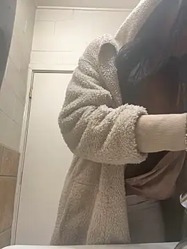 Snapshot of CamGirlLeanna chatting on January 27, 2025, 4:11 pm CamGirlLeanna online show from January 27, 2025, 4:11 pm