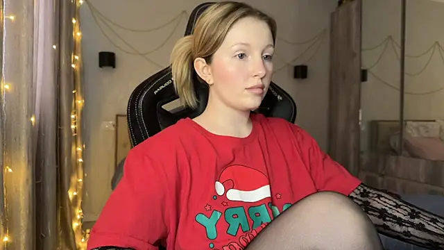 Snapshot of x_ivy_x chatting on December 27, 2024, 10:01 am x ivy x online show from December 27, 2024, 10:01 am