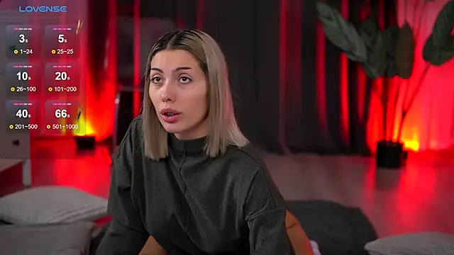 Snapshot of AudreyZanne chatting on December 15, 2025, 8:20 am AudreyZanne online show from December 15, 2025, 8:20 am