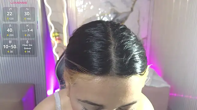 Chiara tay online show from April 11, 2026, 7:28 pm