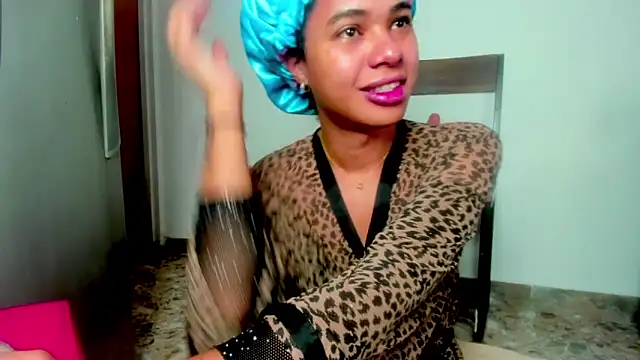 Snapshot of meghanSusexx chatting on December 5, 2025, 5:39 am meghanSusexx online show from December 5, 2025, 5:39 am