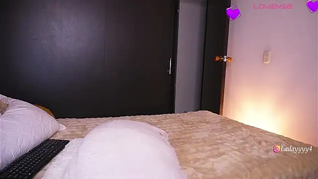 Snapshot of daycass_ chatting on December 14, 2025, 11:54 pm daycass online show from December 14, 2025, 11:54 pm