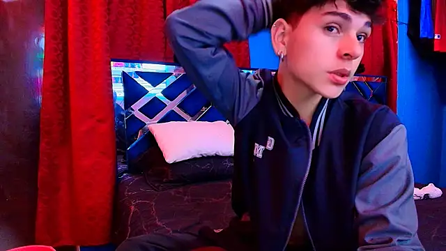 Luke Howland online show from February 19, 2026, 2:52 am