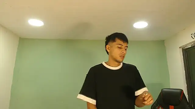 Snapshot of danielitopapuu chatting on December 16, 2025, 12:59 am danielitopapuu online show from December 16, 2025, 12:59 am