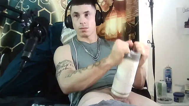 Snapshot of --D-a-D-D-y- chatting on January 8, 2026, 5:57 am --D-a-D-D-y- online show from January 8, 2026, 5:57 am