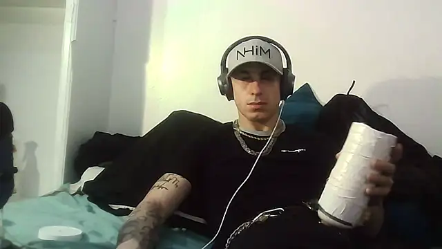 Snapshot of --D-a-D-D-y- chatting on February 18, 2026, 3:48 am --D-a-D-D-y- online show from February 18, 2026, 3:48 am