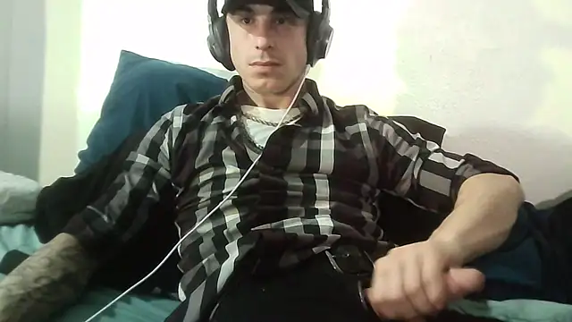 Snapshot of --D-a-D-D-y- chatting on February 19, 2026, 7:49 am --D-a-D-D-y- online show from February 19, 2026, 7:49 am