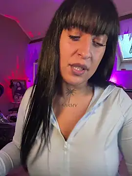 Snapshot of CarolaDrago chatting on December 18, 2025, 11:14 am CarolaDrago online show from December 18, 2025, 11:14 am