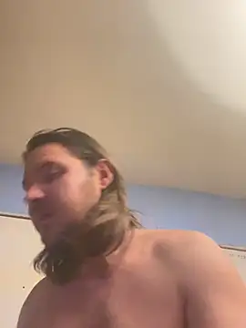 Snapshot of Brando2585 chatting on January 14, 2025, 4:25 am Brando2585 online show from January 14, 2025, 4:25 am