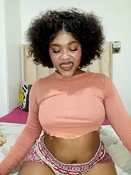 Snapshot of charmainexxx chatting on December 17, 2025, 12:04 am charmainexxx online show from December 17, 2025, 12:04 am