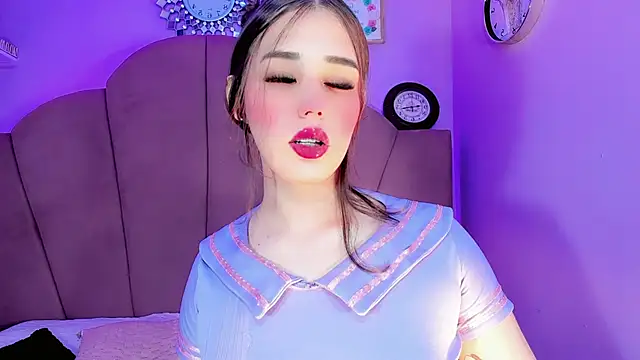 ValeriaAguilar online show from November 7, 2025, 9:41 pm