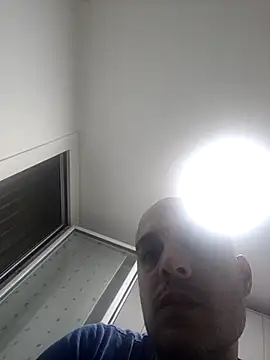 Snapshot of eAndrefHarrf chatting on March 4, 2026, 10:17 pm eAndrefHarrf online show from March 4, 2026, 10:17 pm