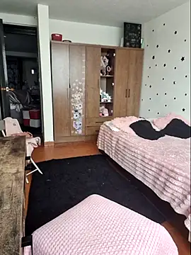 Thaliacooper  online show from March 28, 2026, 9:38 pm