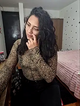 Snapshot of Thaliacooper_ chatting on December 13, 2025, 11:33 pm Thaliacooper online show from December 13, 2025, 11:33 pm