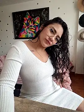 Thaliacooper  online show from August 9, 2026, 8:37 pm