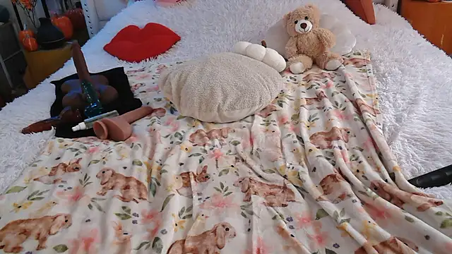 Snapshot of VegasDani chatting on November 21, 2025, 11:04 pm VegasDani online show from November 21, 2025, 11:04 pm