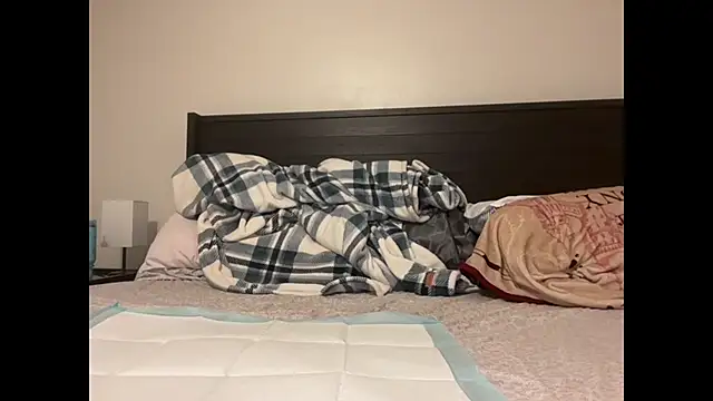 Snapshot of QueenLolaX chatting on October 11, 2025, 4:02 am QueenLolaX online show from October 11, 2025, 4:02 am