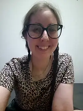 Snapshot of Sarah459 chatting on October 16, 2025, 8:06 pm Sarah459 online show from October 16, 2025, 8:06 pm