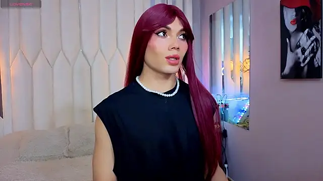 Megan Do Santos online show from April 16, 2026, 8:20 pm