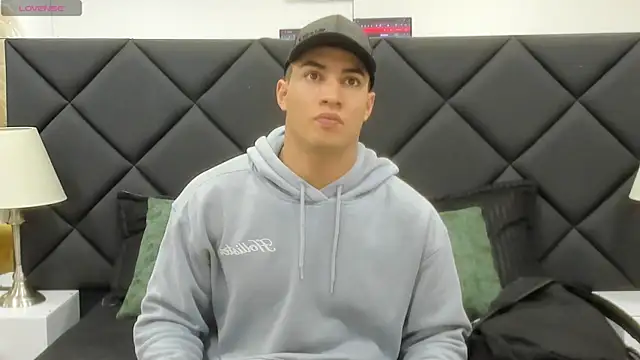 angel adamx online show from November 6, 2025, 3:32 am