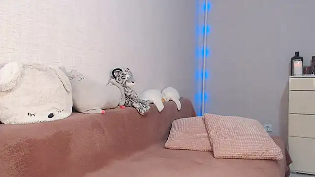 lovely hayley online show from November 13, 2025, 9:40 pm