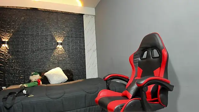 Snapshot of taurus_boy1 chatting on December 3, 2025, 11:14 pm taurus boy1 online show from December 3, 2025, 11:14 pm