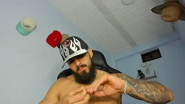 Snapshot of _Poseidon1_ chatting on November 11, 2025, 5:02 am Poseidon1 online show from November 11, 2025, 5:02 am