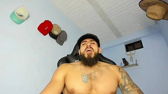 Snapshot of _Poseidon1_ chatting on November 4, 2025, 5:00 am Poseidon1 online show from November 4, 2025, 5:00 am