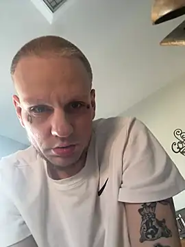 Snapshot of VixyGang chatting on February 15, 2026, 10:09 pm VixyGang online show from February 15, 2026, 10:09 pm