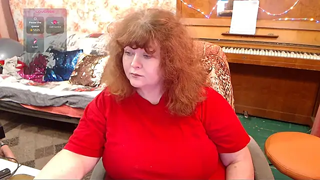 Snapshot of RoseRed69 chatting on November 12, 2025, 3:32 am RoseRed69 online show from November 12, 2025, 3:32 am