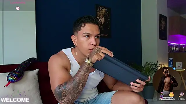 Snapshot of Taylor_John chatting on November 9, 2025, 9:08 pm Taylor John online show from November 9, 2025, 9:08 pm