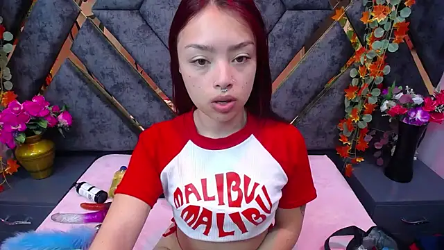 Snapshot of Sofia_Mirandaa18 chatting on November 14, 2025, 1:04 pm Sofia Mirandaa18 online show from November 14, 2025, 1:04 pm