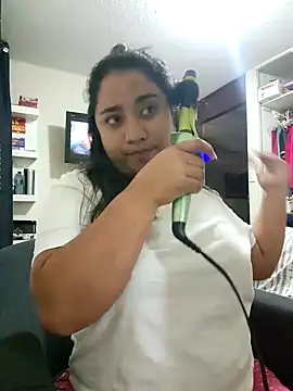 Snapshot of Far_and_San chatting on December 11, 2024, 4:28 am Far and San online show from December 11, 2024, 4:28 am