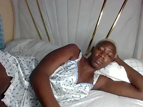 Snapshot of SquirtQueen16 chatting on November 25, 2025, 7:41 am SquirtQueen16 online show from November 25, 2025, 7:41 am