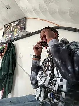 Snapshot of rayyymack chatting on December 19, 2024, 5:40 pm rayyymack online show from December 19, 2024, 5:40 pm