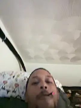 Snapshot of rayyymack chatting on February 6, 2025, 2:11 am rayyymack online show from February 6, 2025, 2:11 am