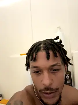 Snapshot of rayyymack chatting on September 29, 2025, 9:53 pm rayyymack online show from September 29, 2025, 9:53 pm