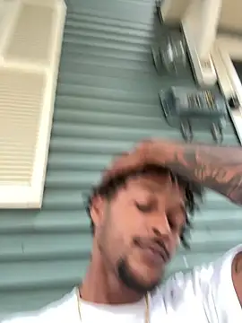 Snapshot of rayyymack chatting on September 23, 2025, 9:33 pm rayyymack online show from September 23, 2025, 9:33 pm