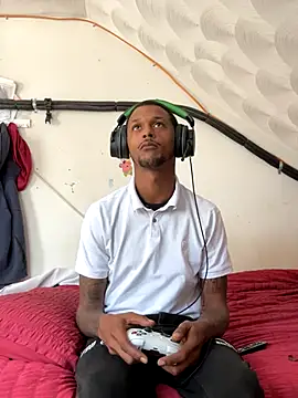 Snapshot of rayyymack chatting on October 4, 2025, 5:03 pm rayyymack online show from October 4, 2025, 5:03 pm