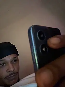 rayyymack online show from December 2, 2025, 4:58 am