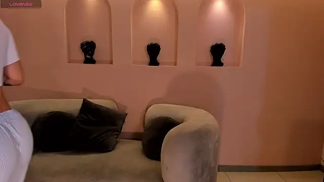 MariaHerrera  online show from November 24, 2025, 12:32 am