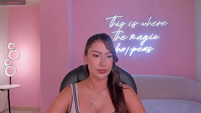Snapshot of ArianaDumont chatting on July 3, 2026, 11:06 am ArianaDumont online show from July 3, 2026, 11:06 am