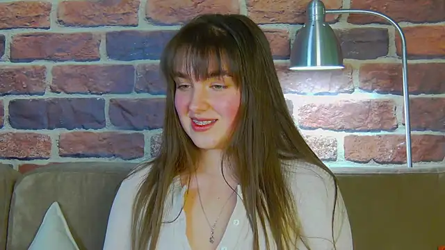 Sofia Hugs online show from February 6, 2026, 7:10 pm