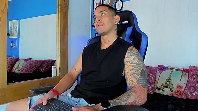 Snapshot of Damian09_ chatting on January 14, 2025, 5:34 pm Damian09  online show from January 14, 2025, 5:34 pm