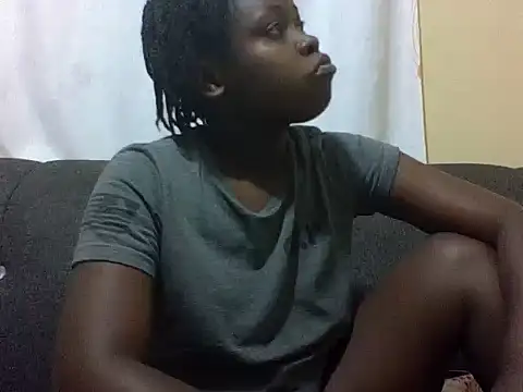 Sweetcecie01 online show from February 16, 2026, 7:12 pm