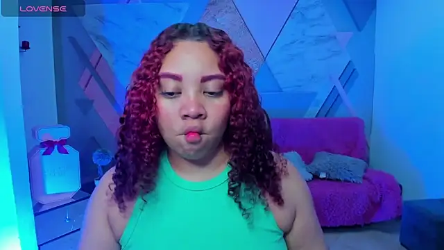 Snapshot of AngelaCoffee chatting on November 11, 2025, 2:50 am AngelaCoffee online show from November 11, 2025, 2:50 am